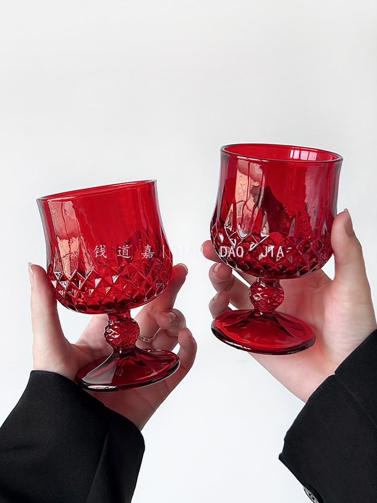 Vintage red ins style embossed - огляд і ціна Wine Beer Foot