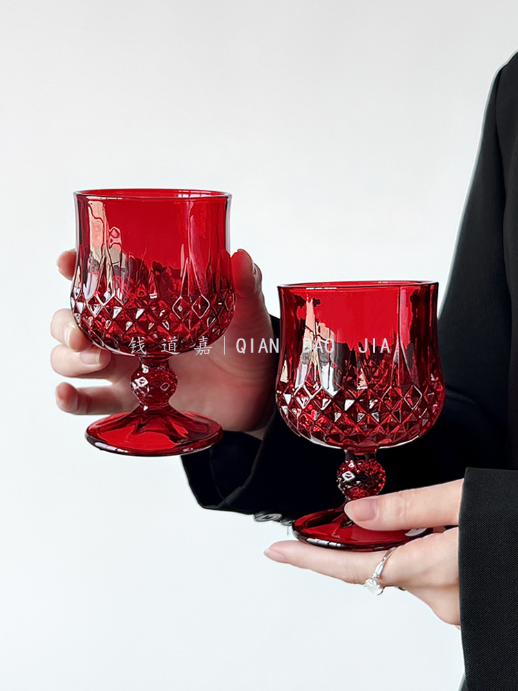 Vintage red ins style embossed - огляд і ціна Wine Beer Foot
