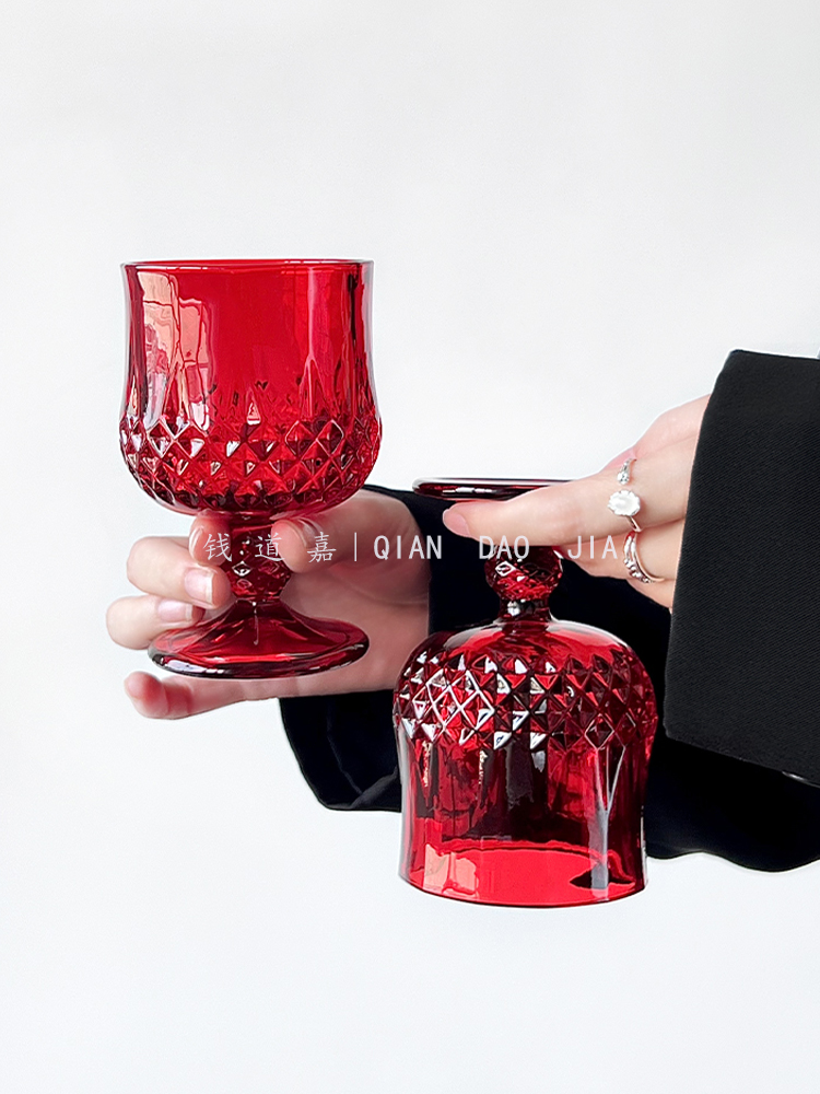Vintage red ins style embossed - огляд і ціна Wine Beer Foot