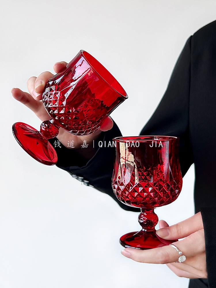 Vintage red ins style embossed - огляд і ціна Wine Beer Foot